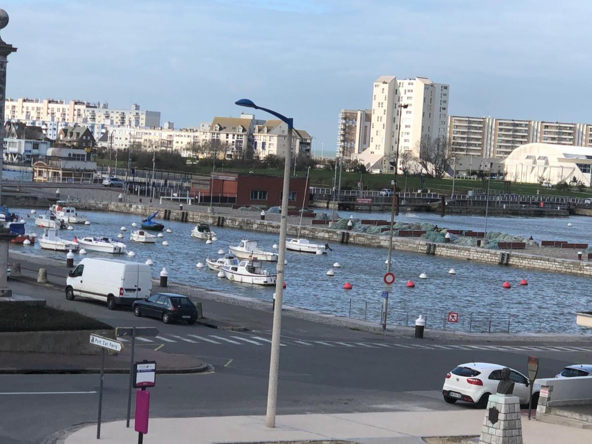 Chambres Privees Calais Ferry-Port-Place D'Armes Εξωτερικό φωτογραφία