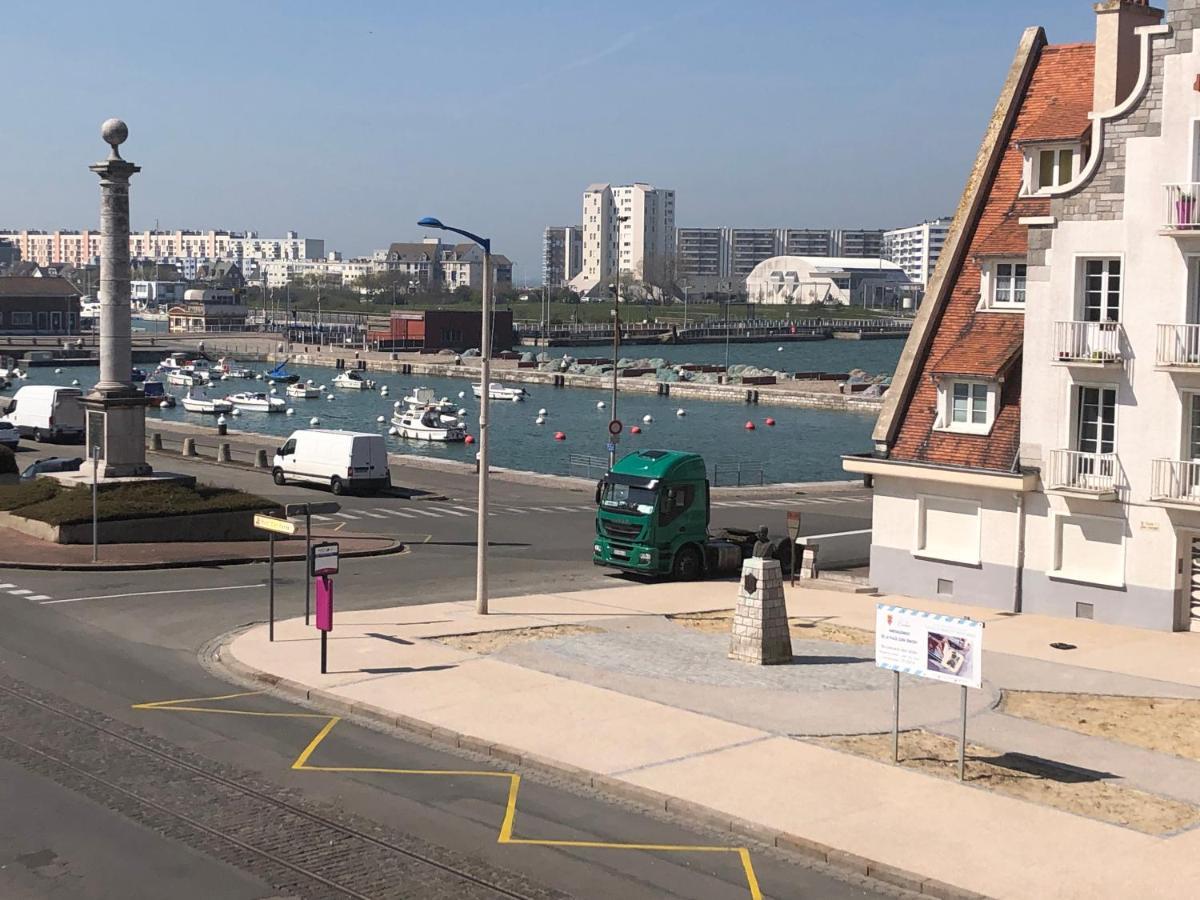Chambres Privees Calais Ferry-Port-Place D'Armes Εξωτερικό φωτογραφία